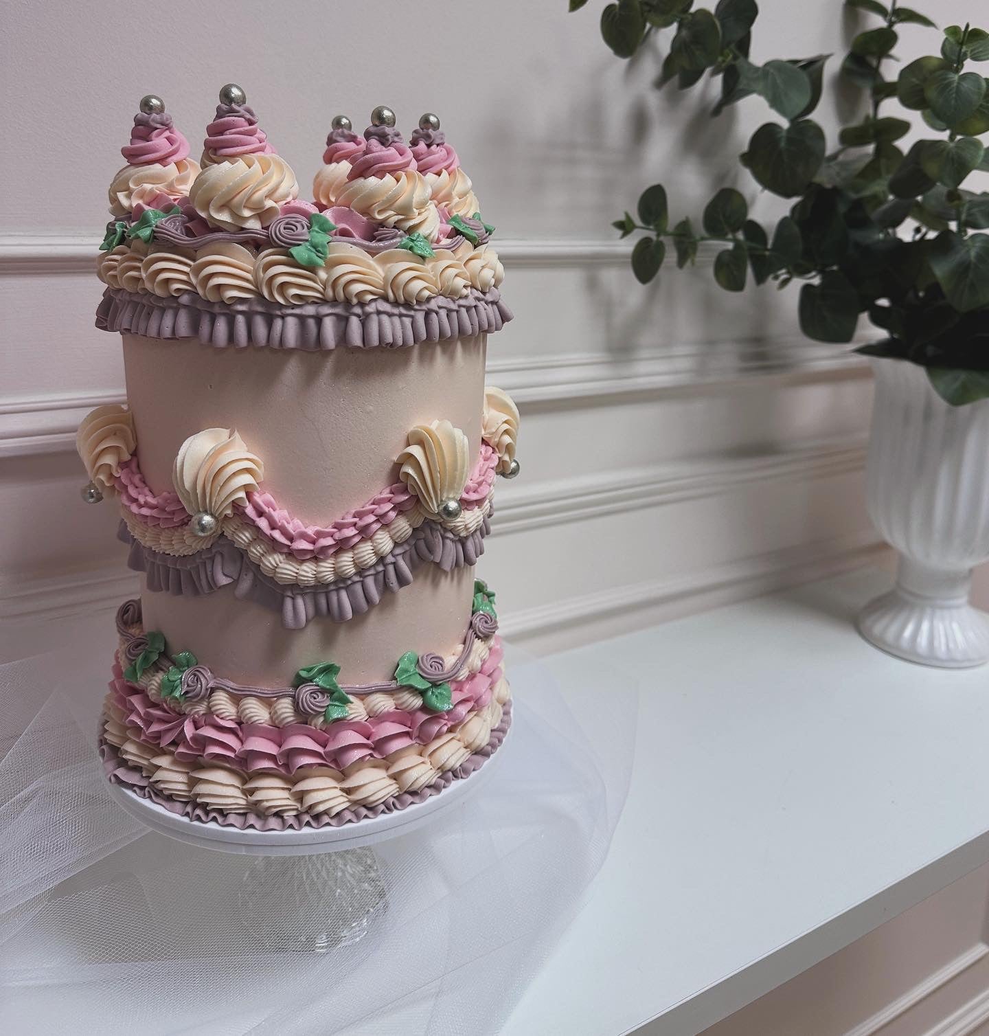 Lambeth Cake (9112592482653)